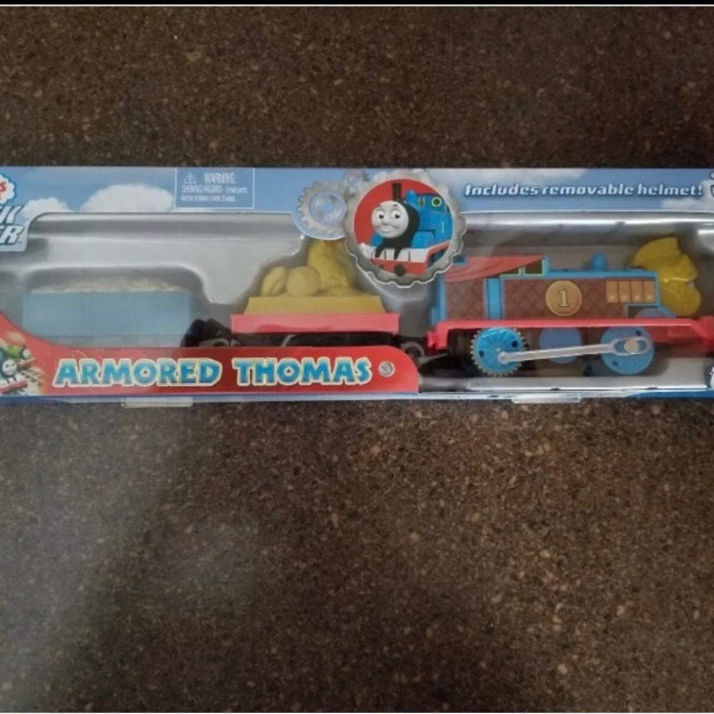NEW~Thomas and Friends Trackmaster Armored Thomas  Motorized Engine Train ~NEW
